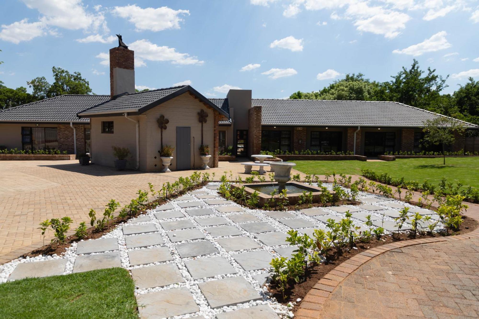 Opstal Gastehuis Potchefstroom Exterior photo