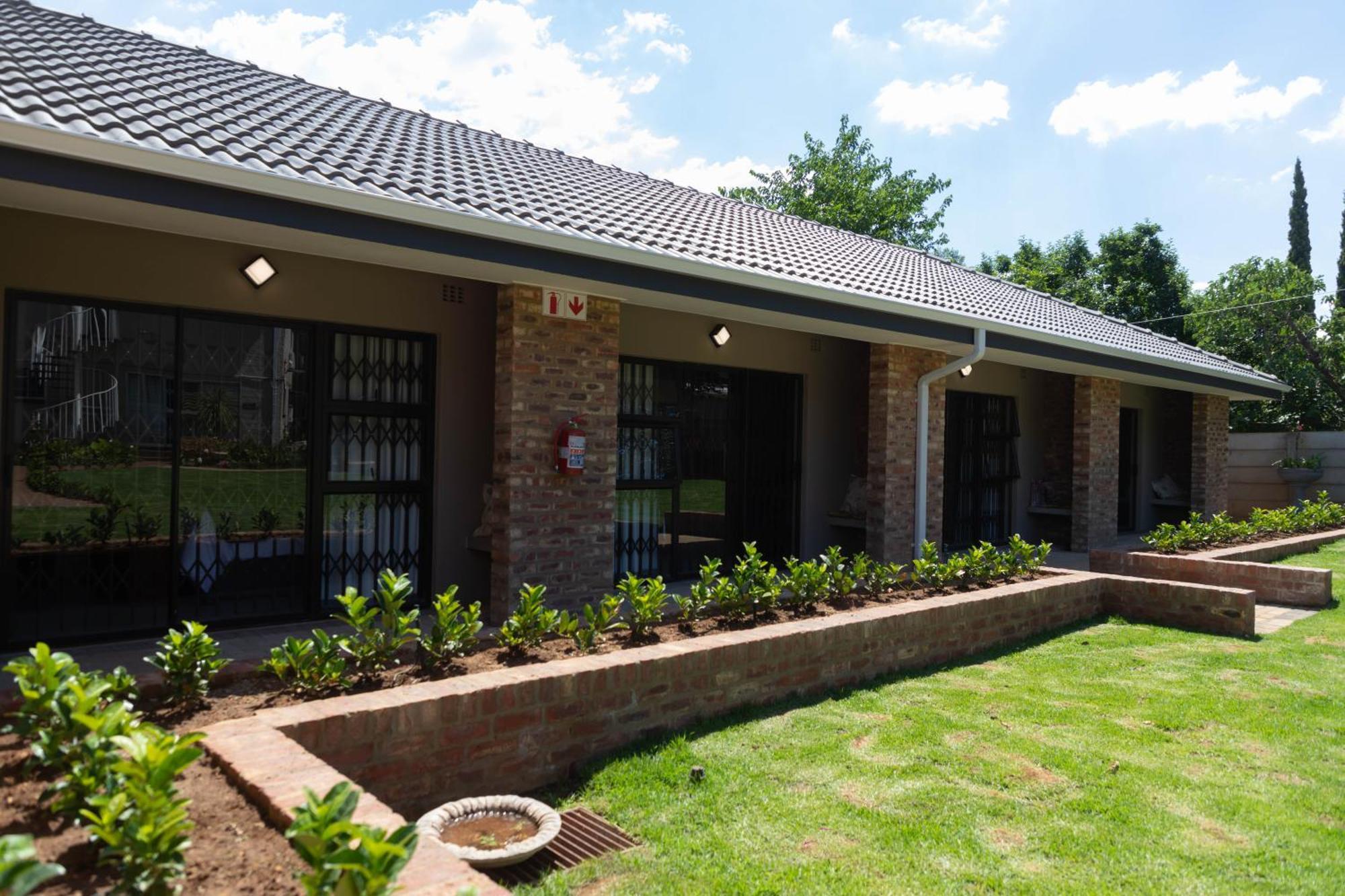 Opstal Gastehuis Potchefstroom Exterior photo