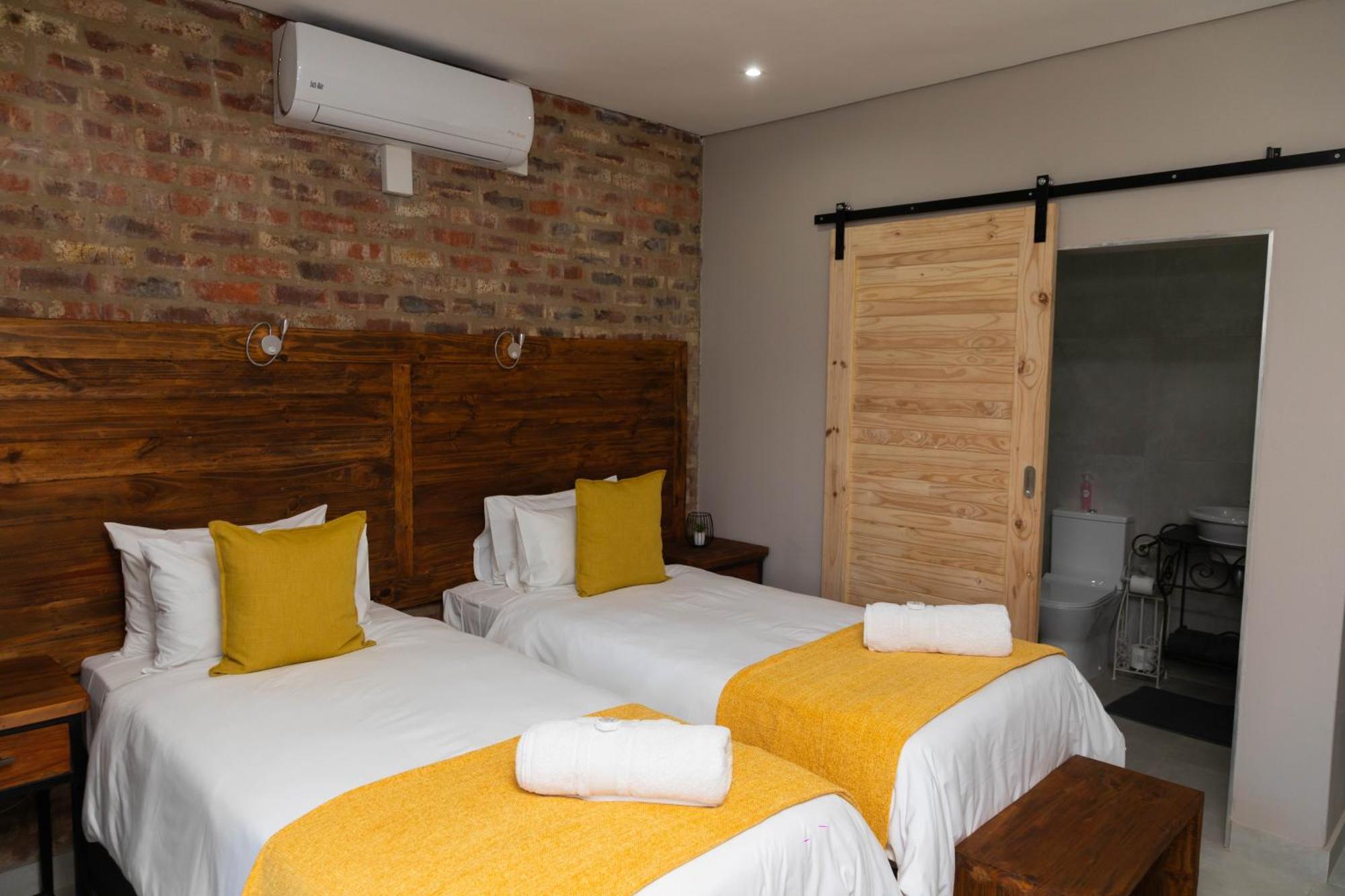 Opstal Gastehuis Potchefstroom Exterior photo