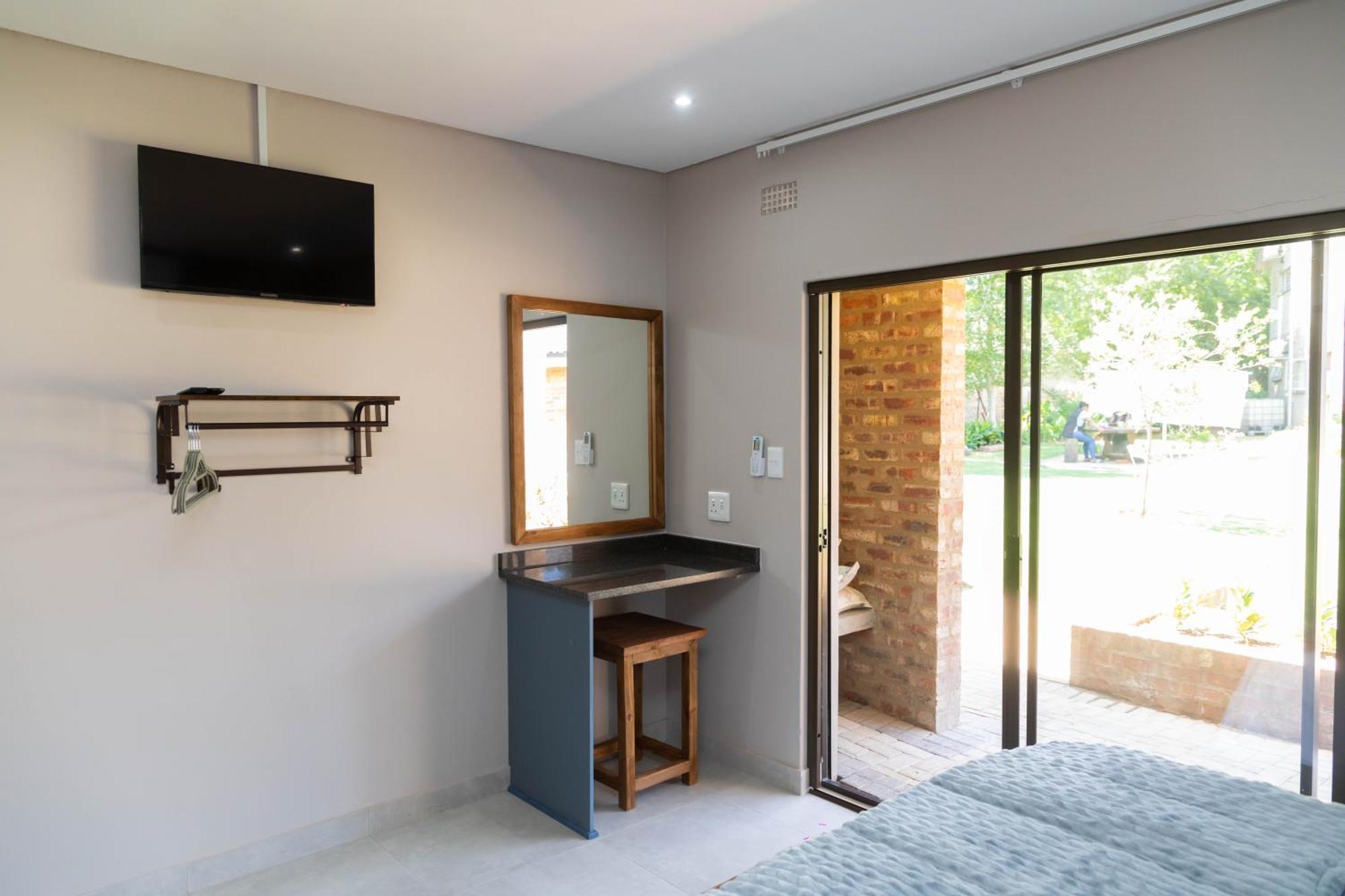 Opstal Gastehuis Potchefstroom Exterior photo