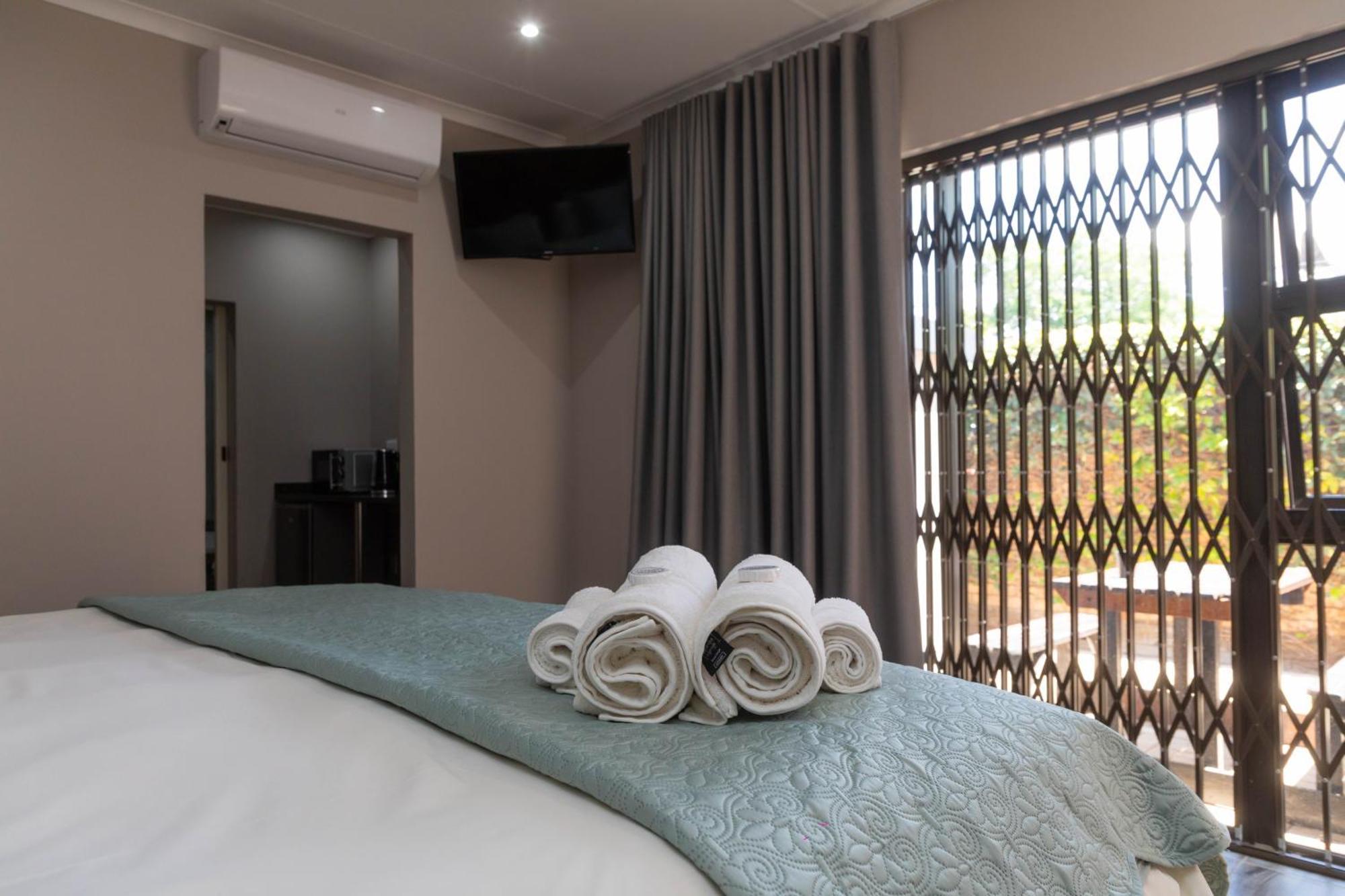 Opstal Gastehuis Potchefstroom Exterior photo
