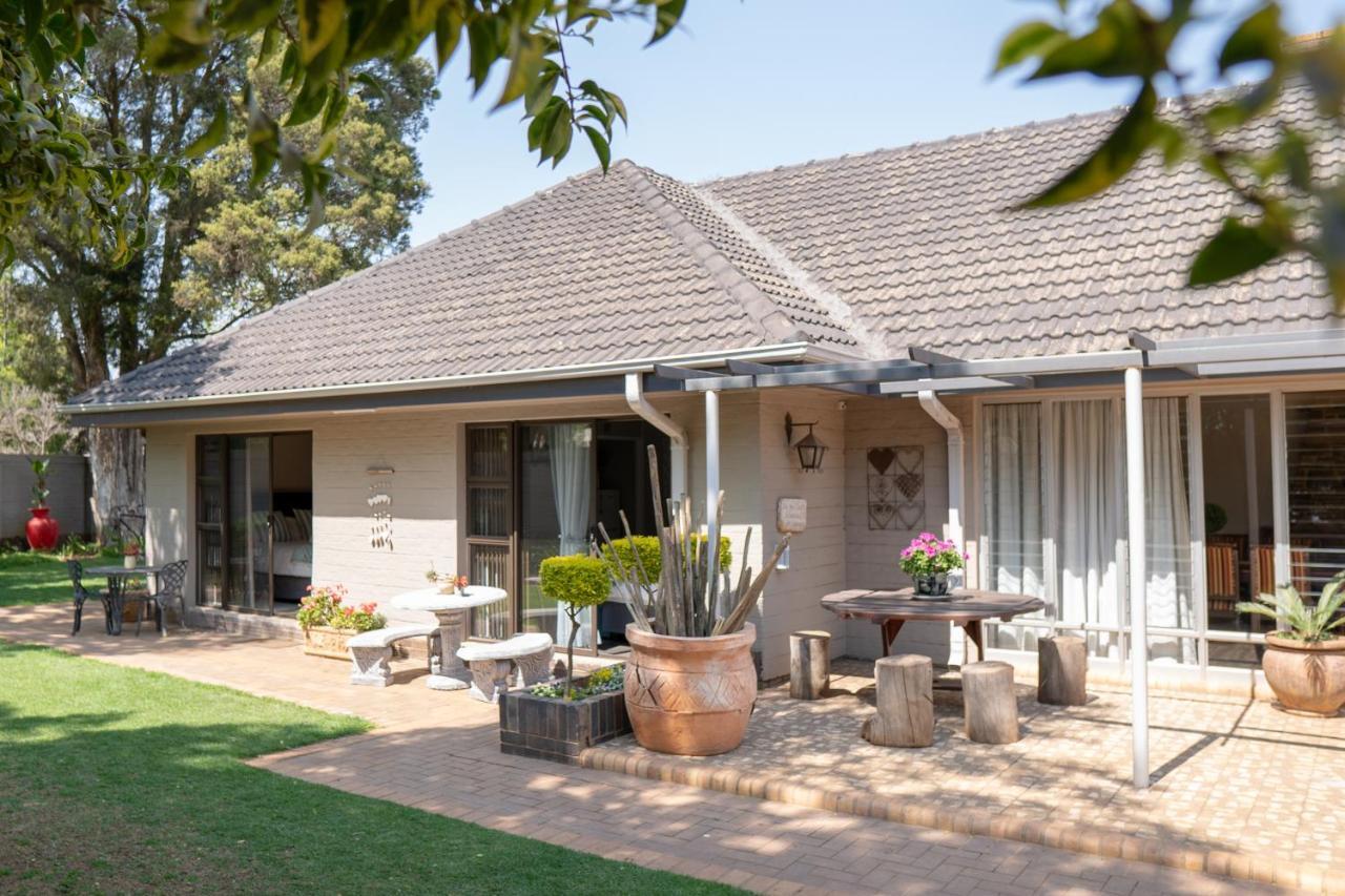 Opstal Gastehuis Potchefstroom Exterior photo