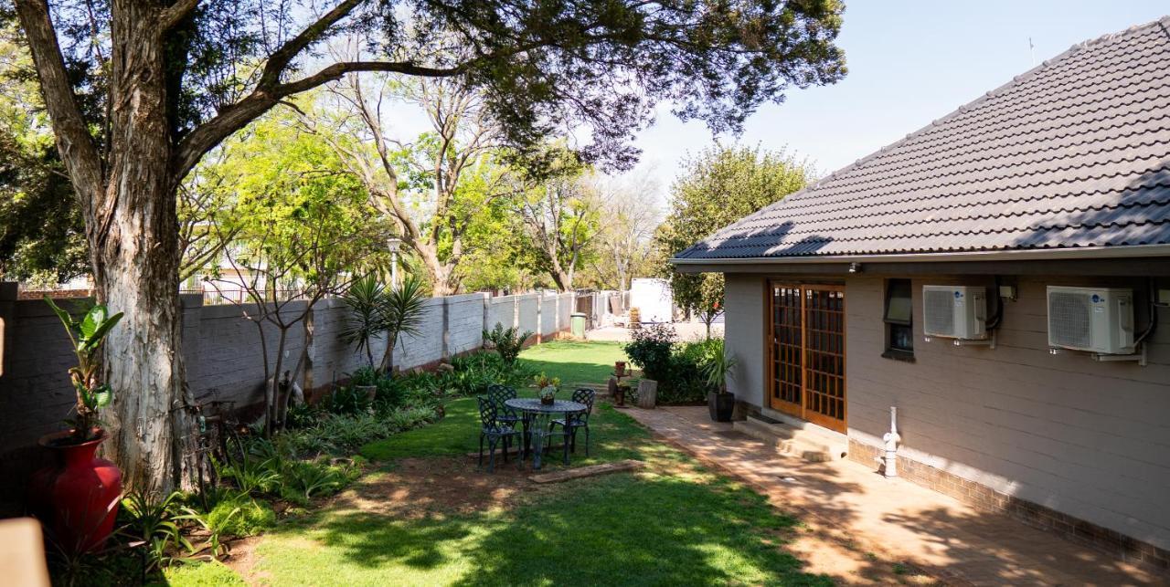 Opstal Gastehuis Potchefstroom Exterior photo